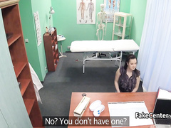 Пациентка доктора разводит парня на секс на рабочем месте - секс порно видео